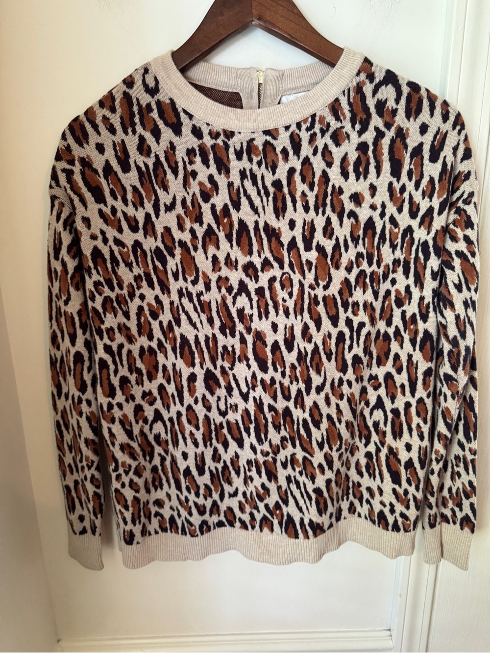 H&Mโ Leopard Print Sweater - Brown and Cream Size Small